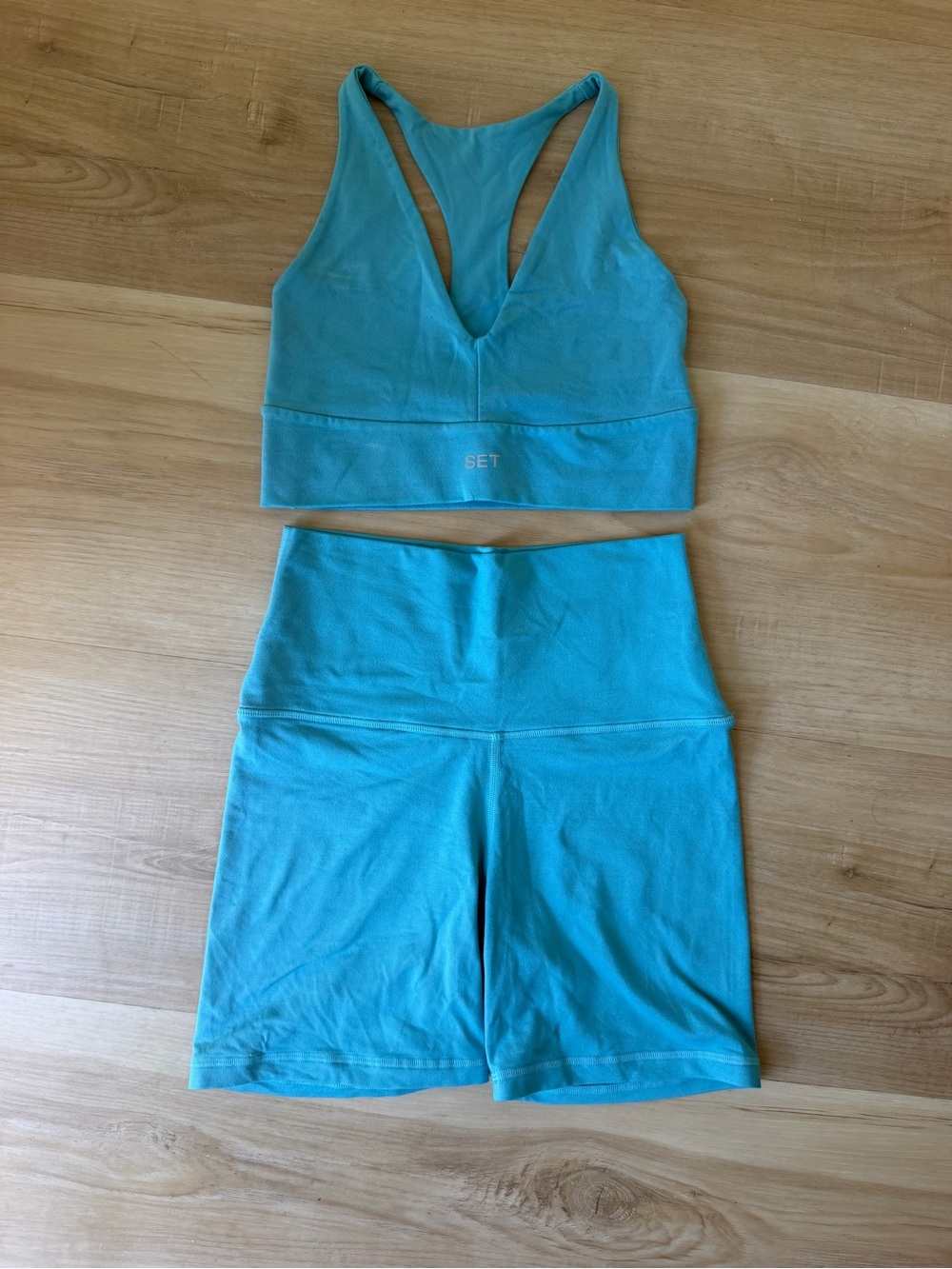 SET Active Turquoise set, size small. Buttery soft.